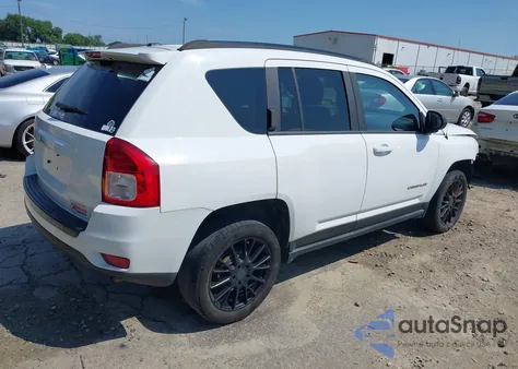 2012 Jeep Compass Latitude z USA, uszkodzony, nr VIN 1C4NJCEB0CD686455